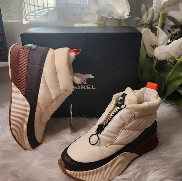 Sorel Women's Out 'N About Puffy Zip Waterproof Boot new - Picture 7 of 9